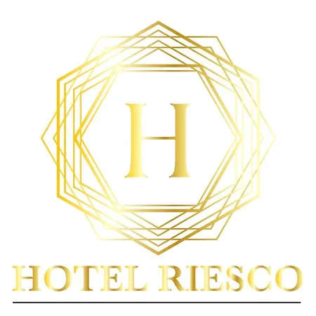 Riesco Hotell *