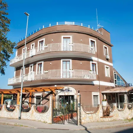 Riesco Hotel Cesano